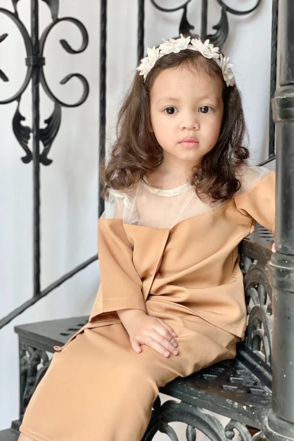 Dina - Brown