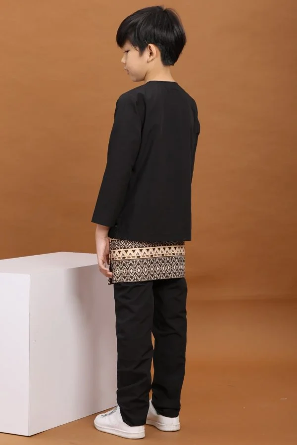 Fadh - Black